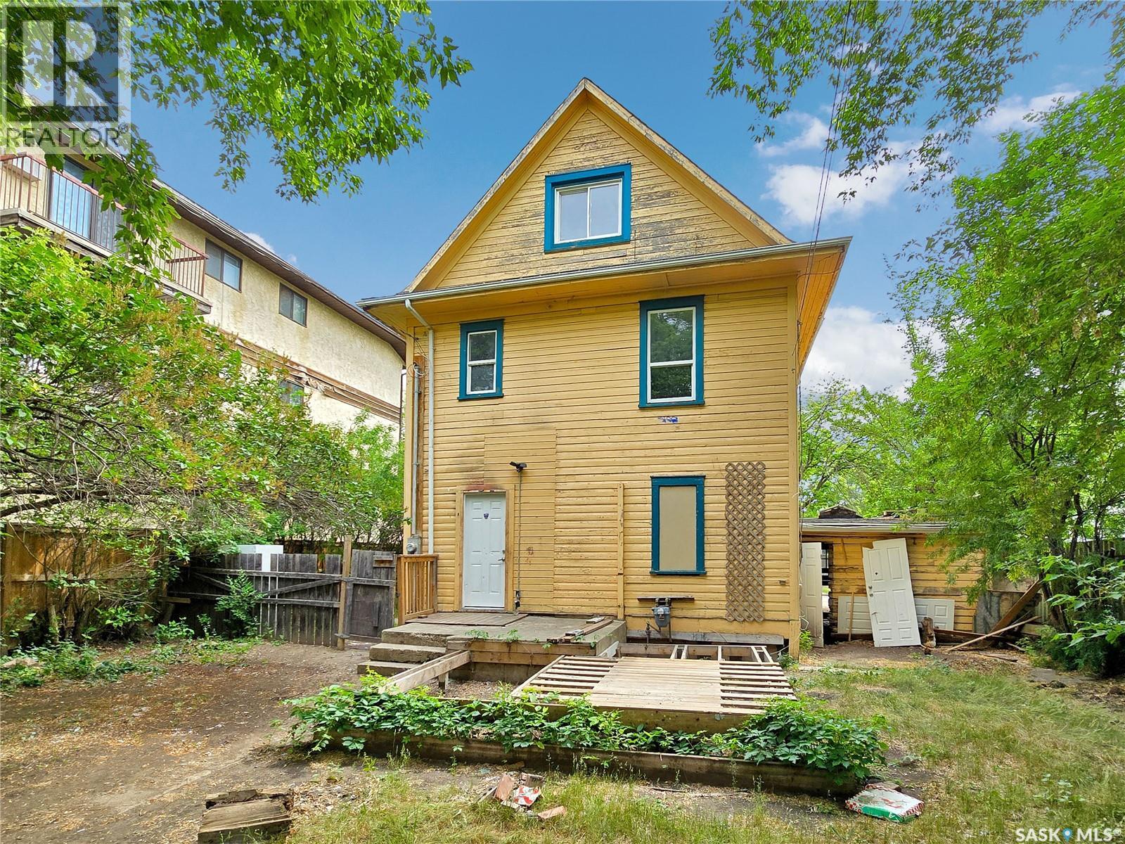 221 N Avenue S, Saskatoon, Saskatchewan  S7M 2N1 - Photo 3 - SK016052