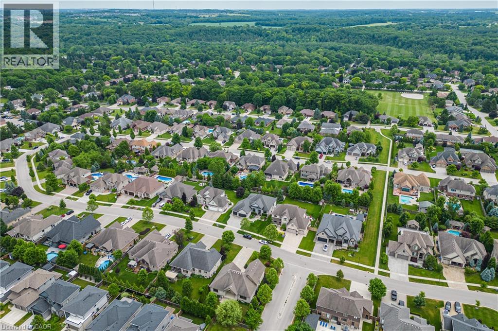 Photo 5 of 50 for 39 Earlscourt Terrace