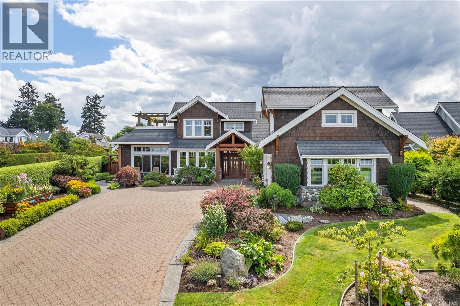 942 Bluffs Dr, Qualicum Beach, British Columbia