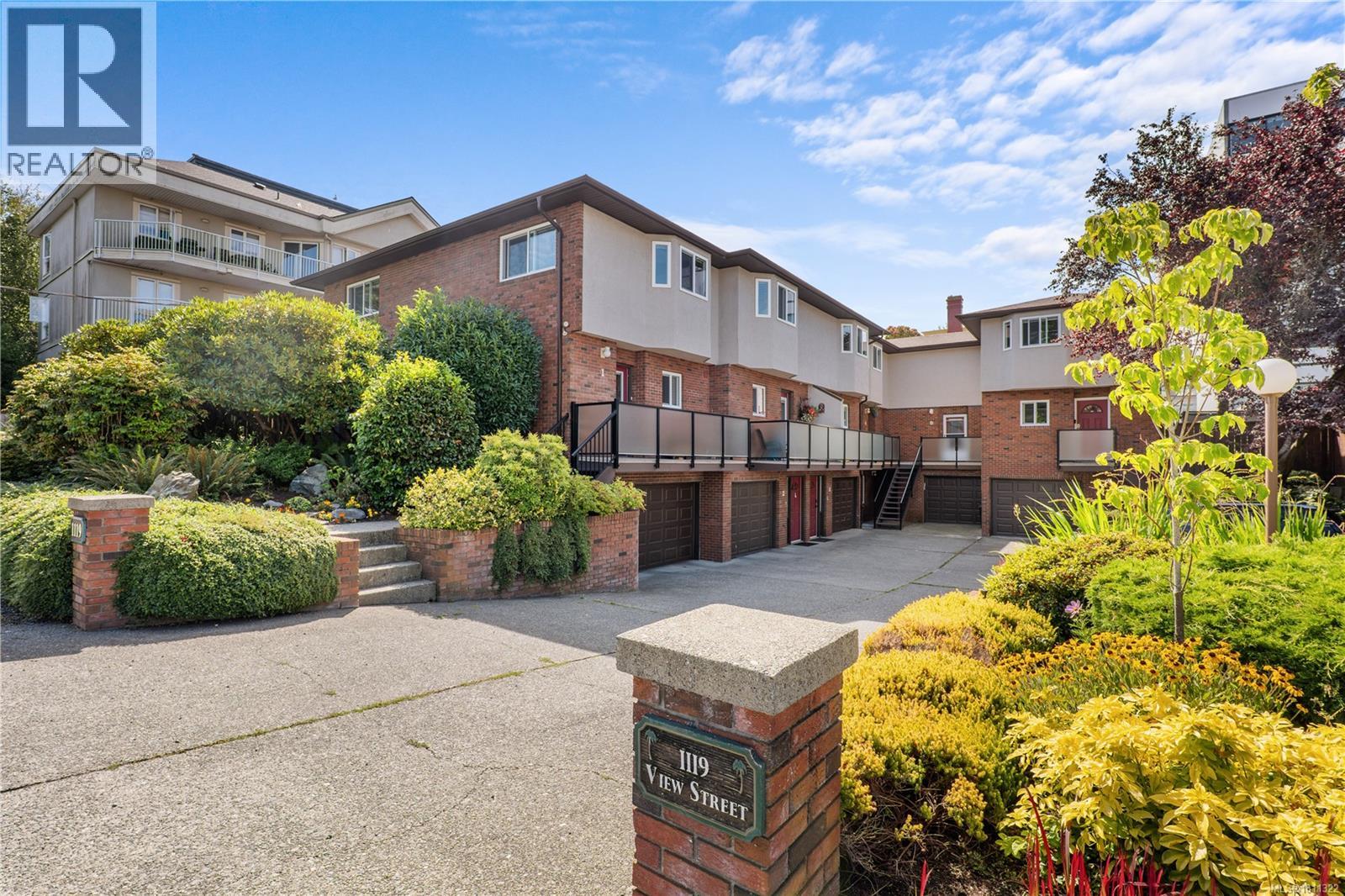 Property at 1 1119 View St image 1