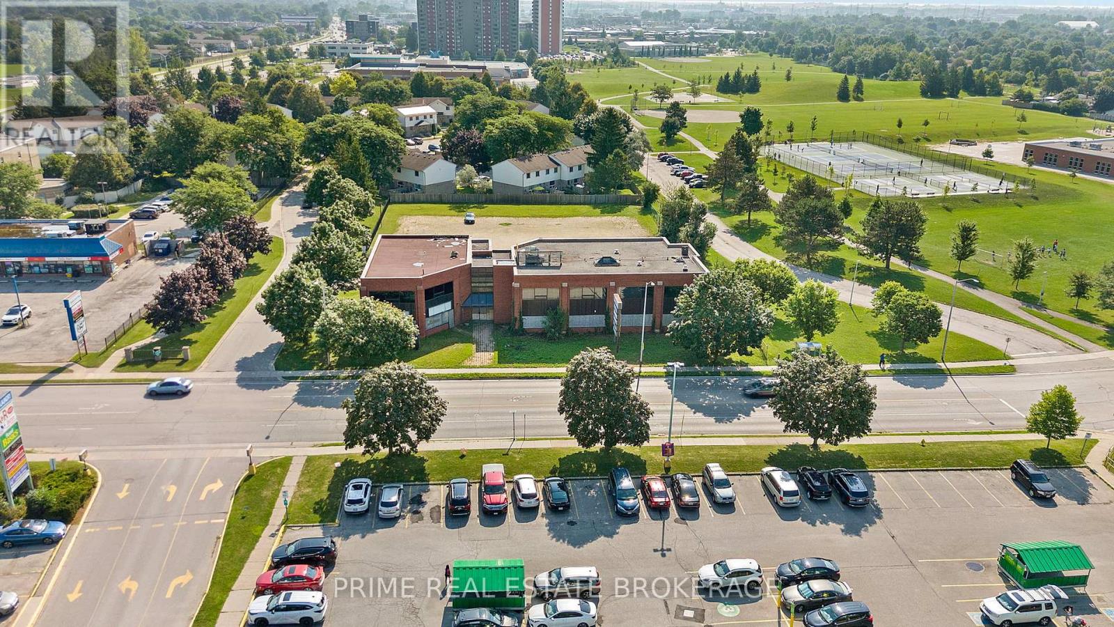 1408 Ernest Avenue, London South (South X), Ontario  N6E 3B2 - Photo 6 - X12353331