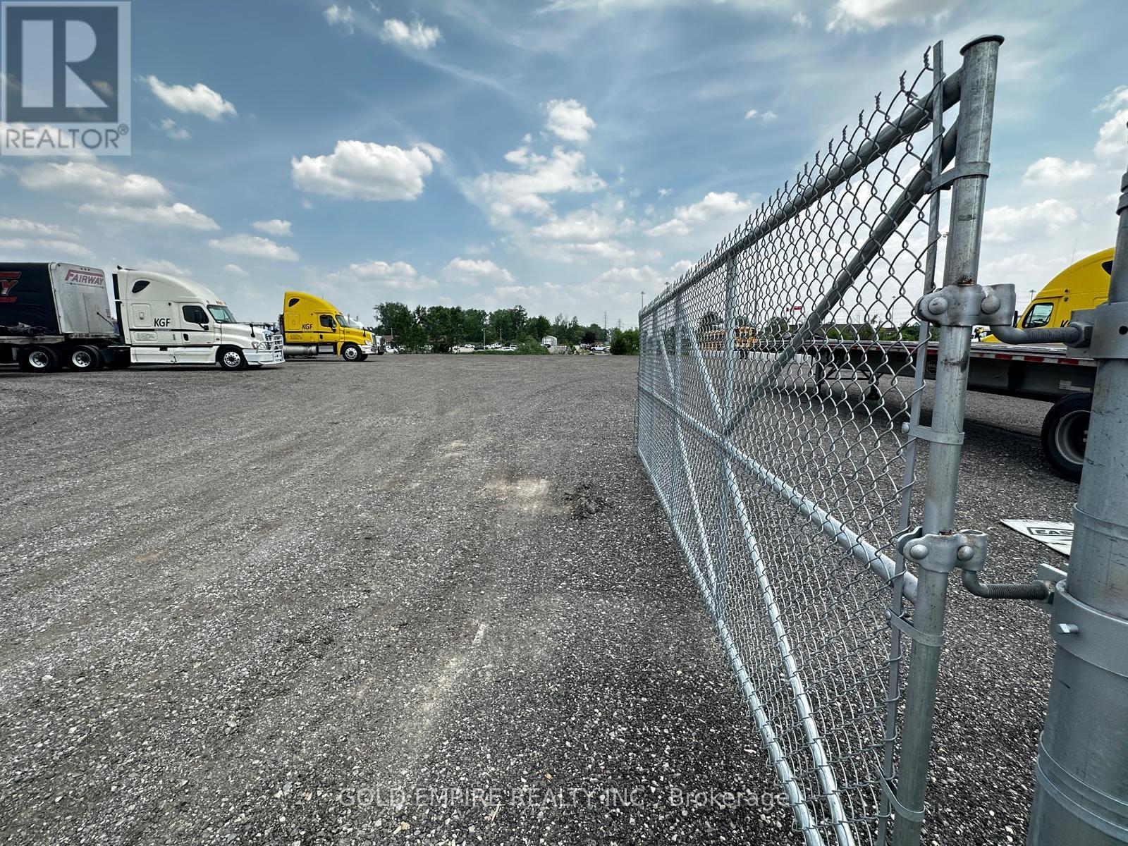 Lot 32 - 90 Shamrock Road, London South, Ontario  N6E 0B6 - Photo 2 - X12353357