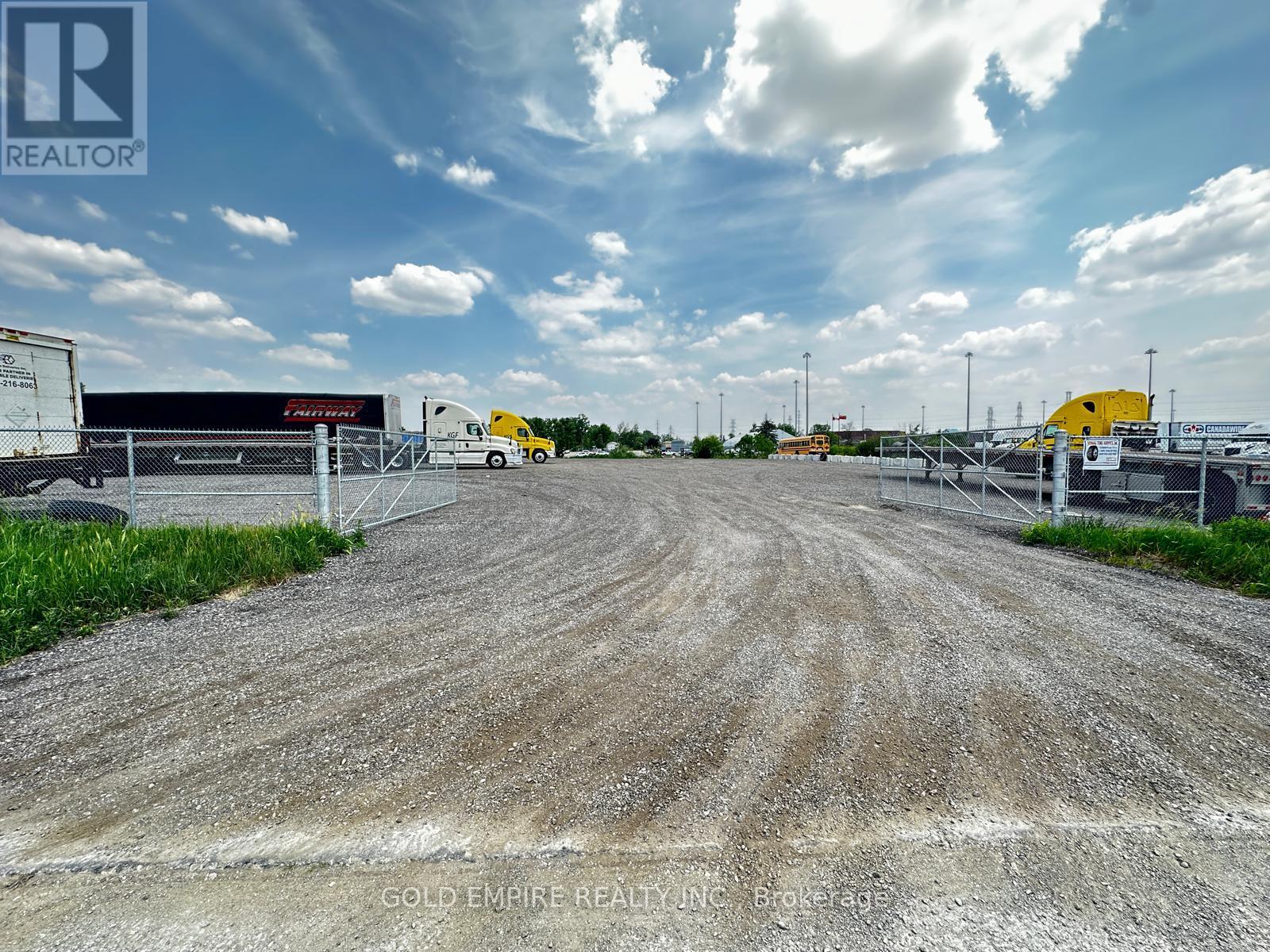 Lot 32 - 90 Shamrock Road, London South, Ontario  N6E 0B6 - Photo 3 - X12353357