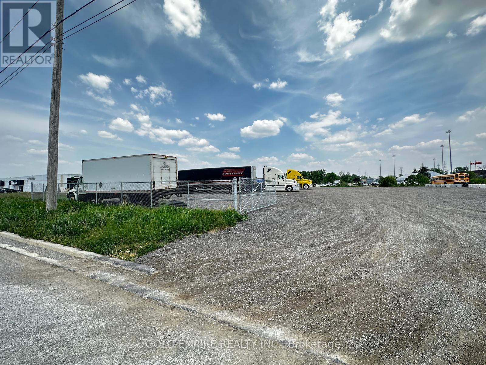 Lot 32 - 90 Shamrock Road, London South, Ontario  N6E 0B6 - Photo 4 - X12353357