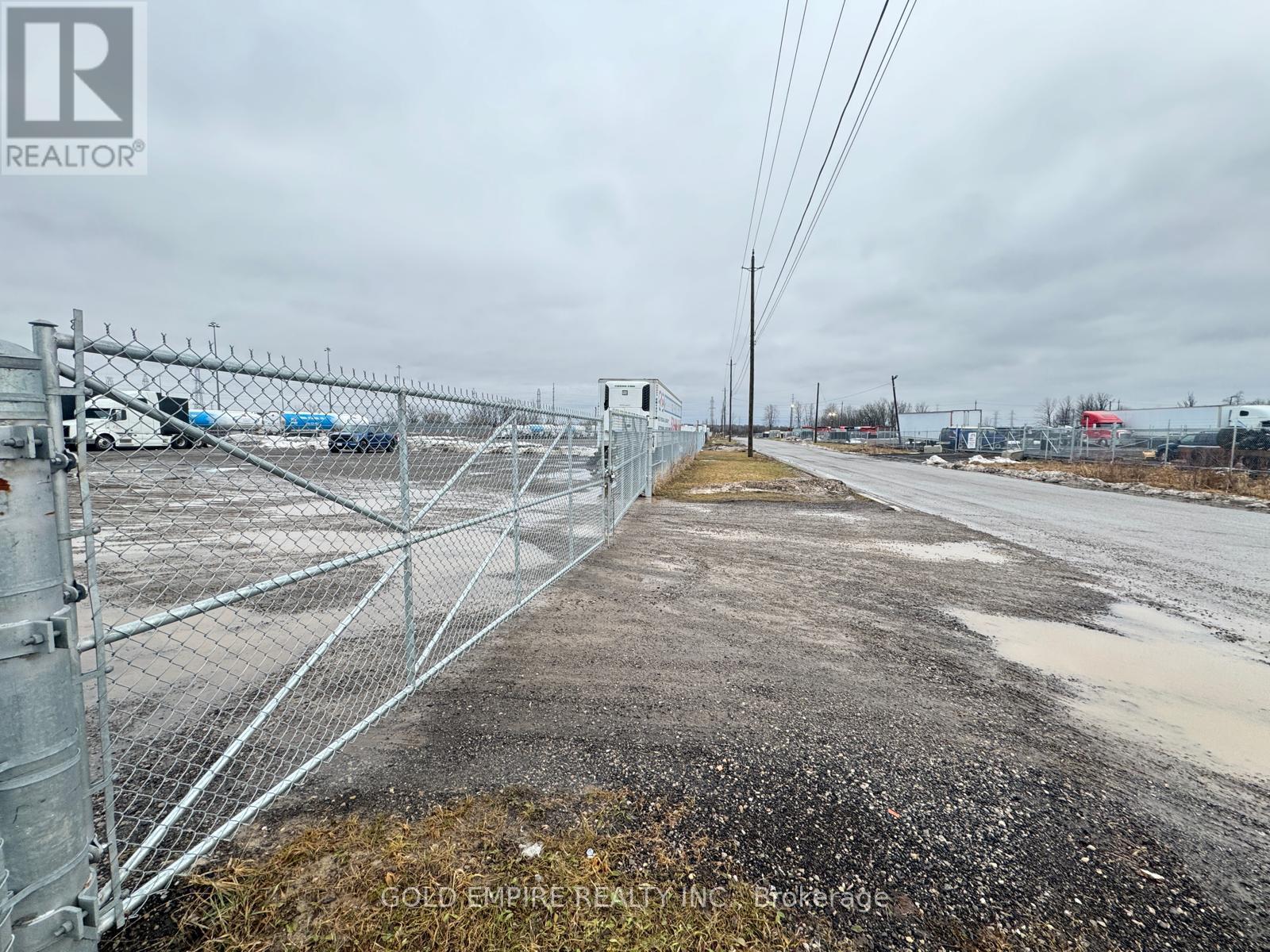 Lot 32 - 90 Shamrock Road, London South, Ontario  N6E 0B6 - Photo 6 - X12353357