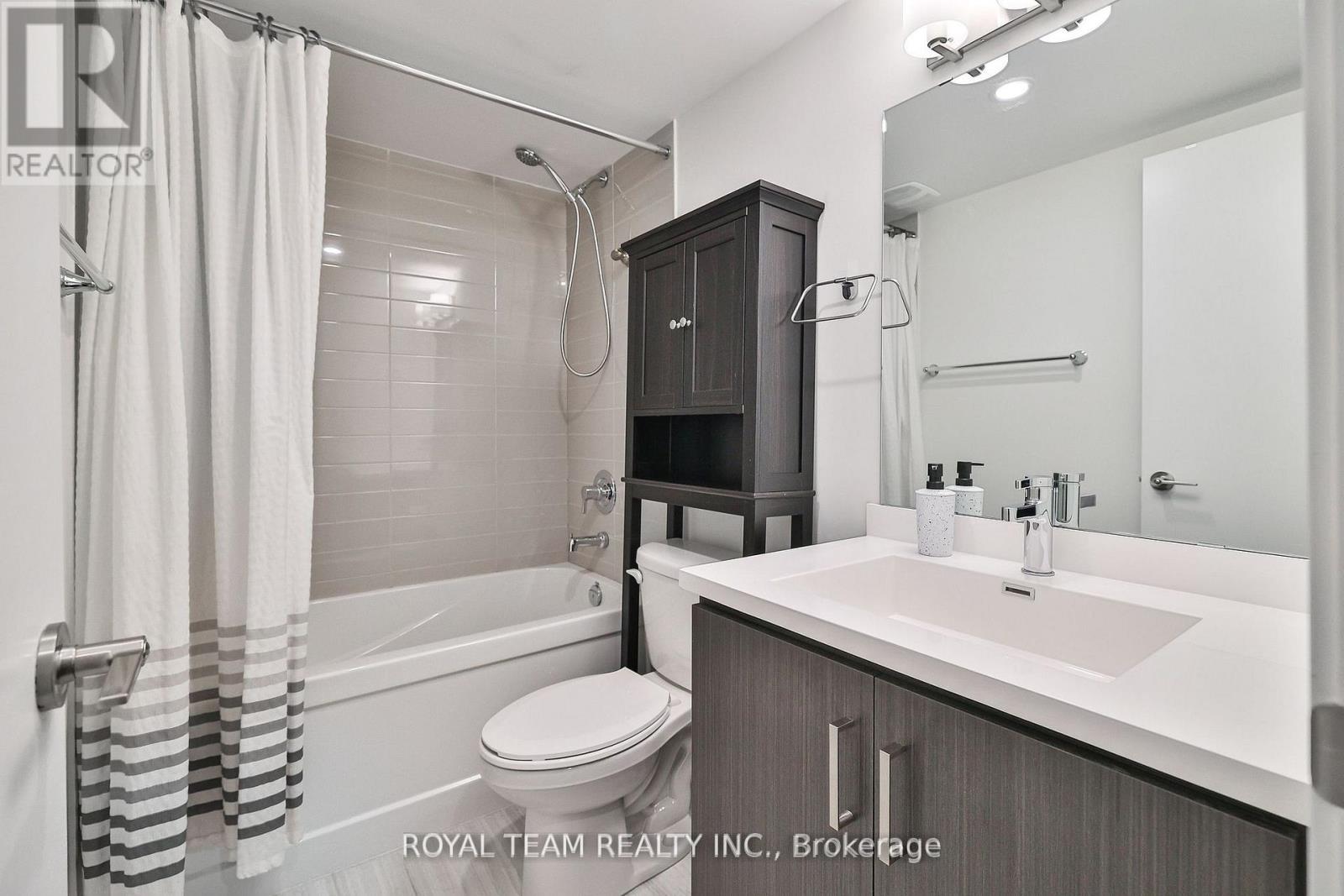 224 - 131 Honeycrisp Crescent, Vaughan, Ontario  L4K 0N7 - Photo 19 - N12353250