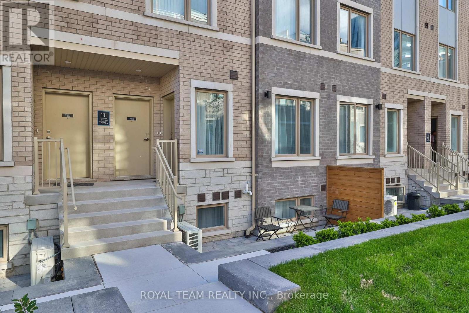 Property at 224 - 131 HONEYCRISP CRESCENT image 3