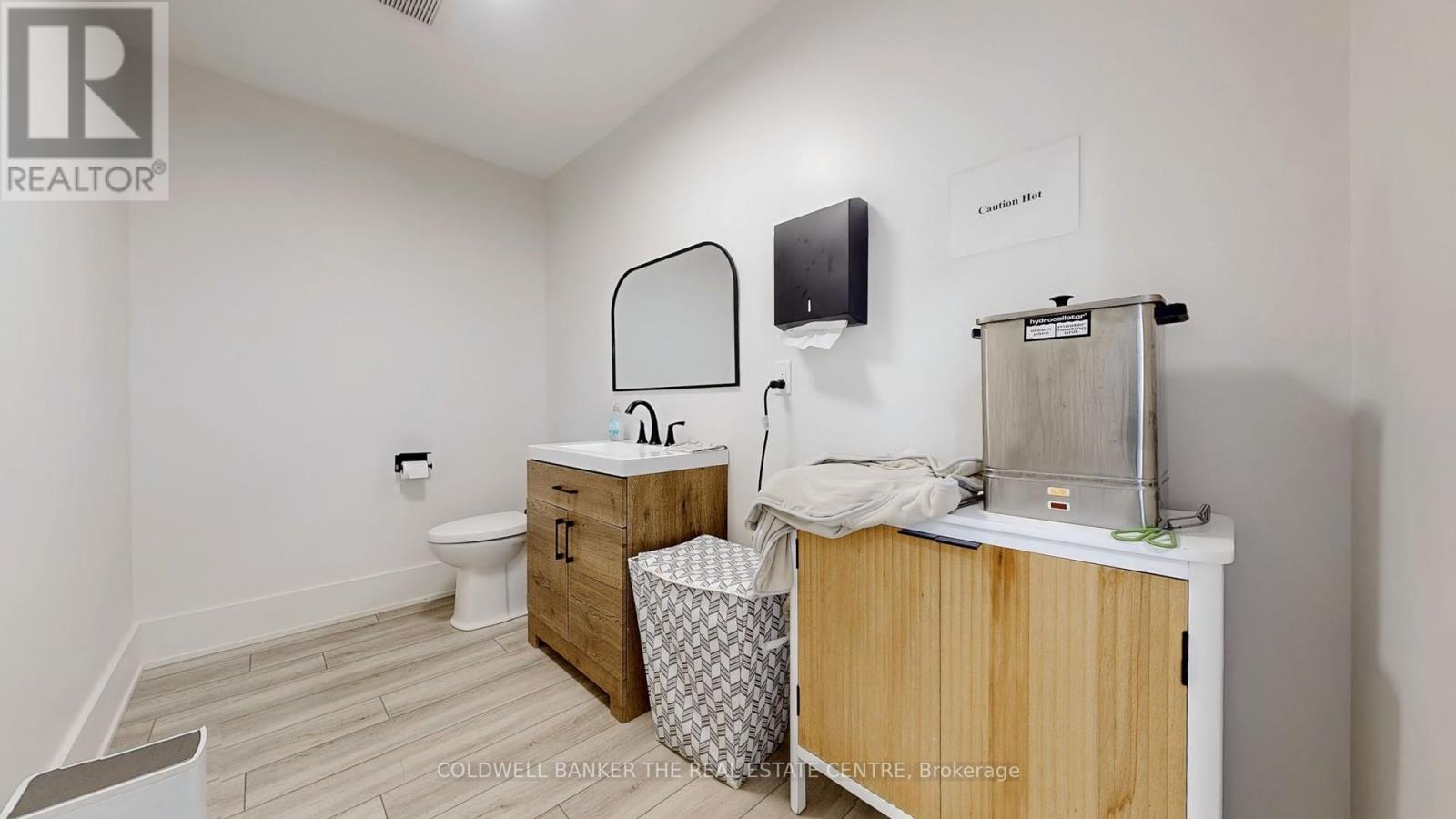 543 The Queensway S, Georgina (Keswick South), Ontario  L4P 2E7 - Photo 16 - N12353255