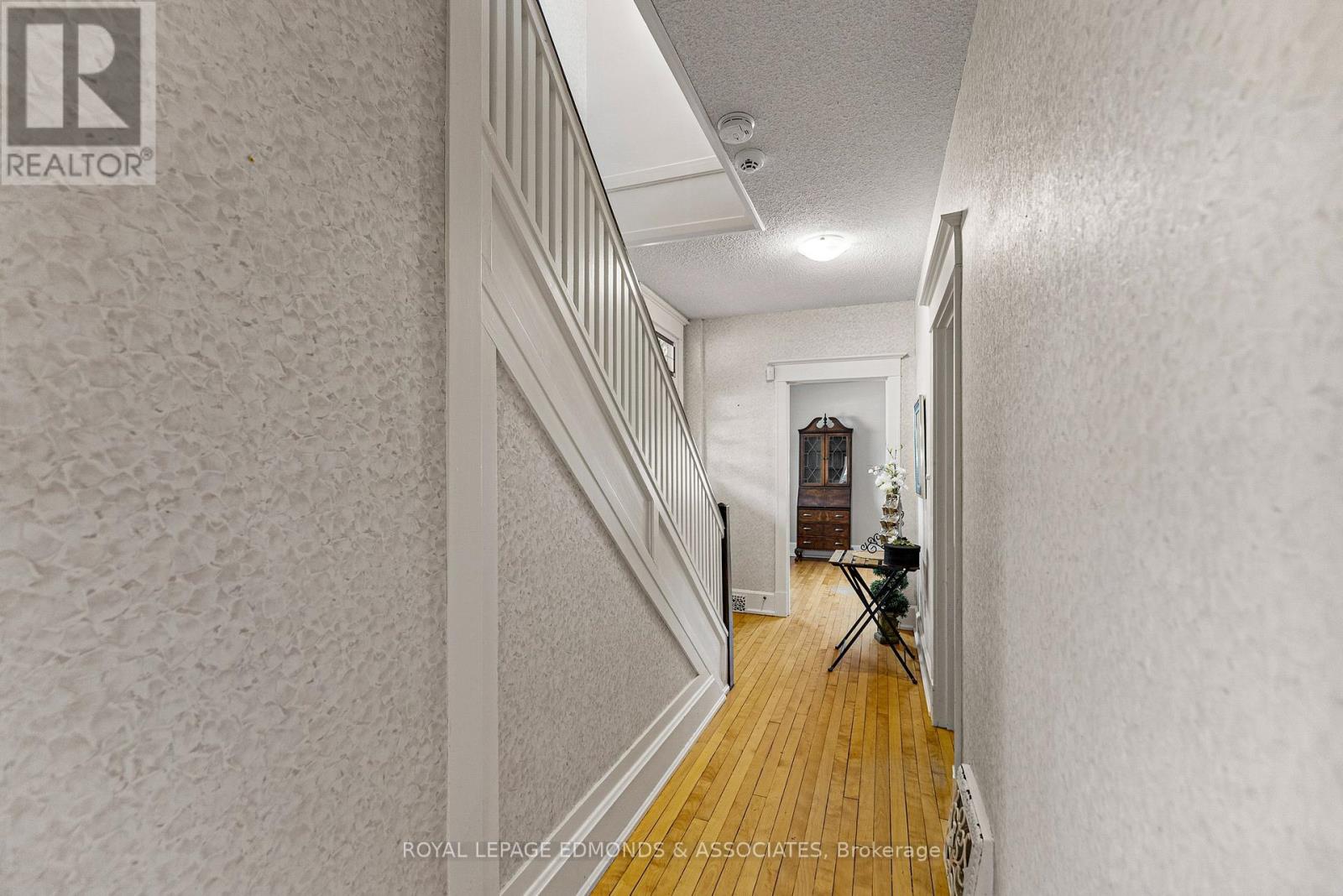 400 Centre Street, Pembroke, Ontario  K8A 1J5 - Photo 7 - X12353305