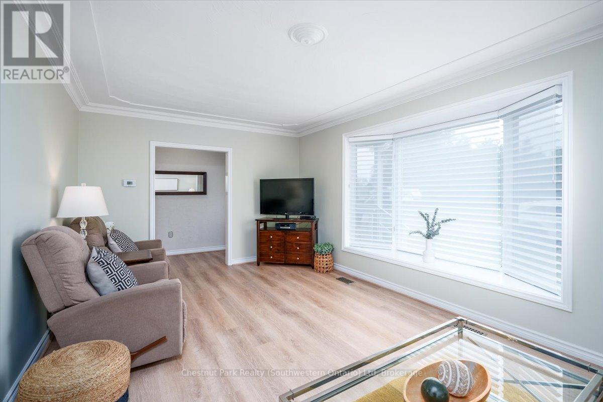 31 Sunset Street, East Gwillimbury, Ontario  L9N 1H1 - Photo 13 - N12178655