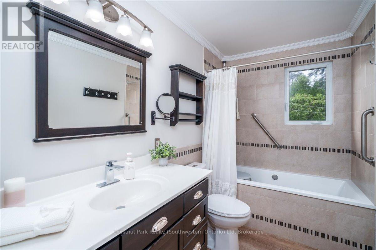 31 Sunset Street, East Gwillimbury, Ontario  L9N 1H1 - Photo 27 - N12178655
