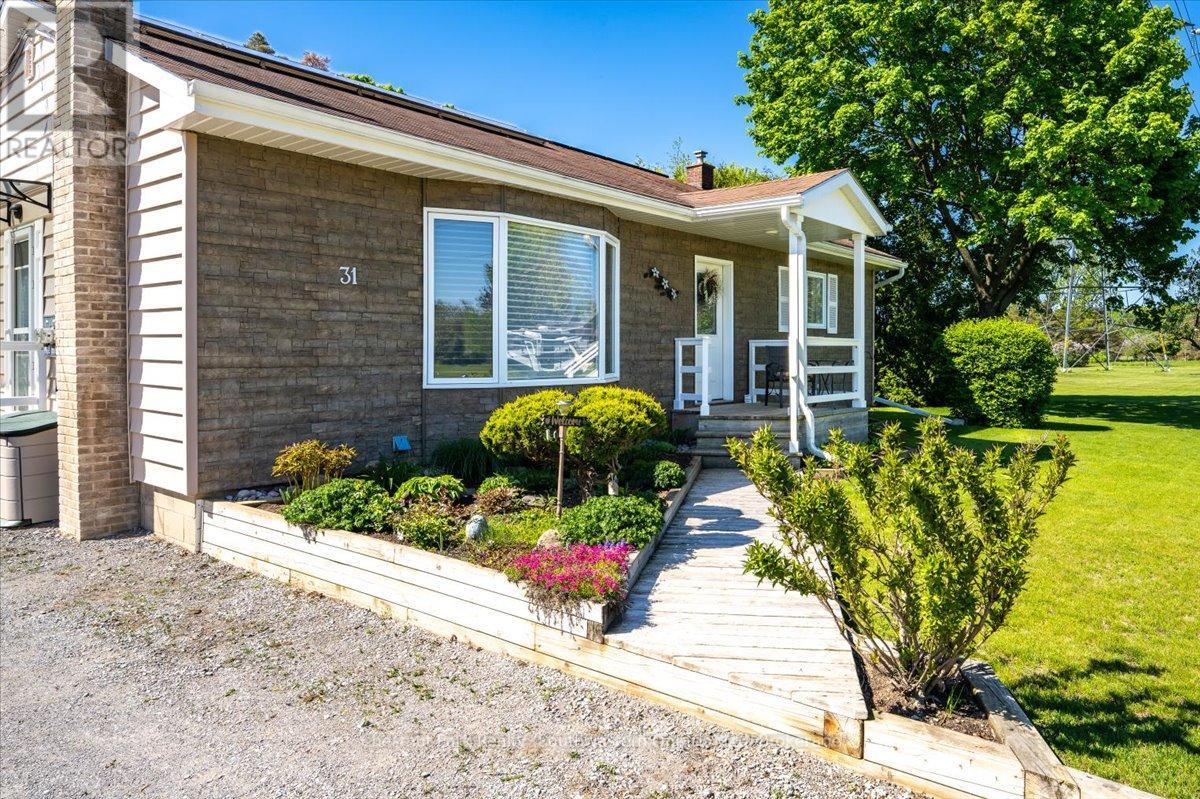 31 Sunset Street, East Gwillimbury, Ontario  L9N 1H1 - Photo 9 - N12178655