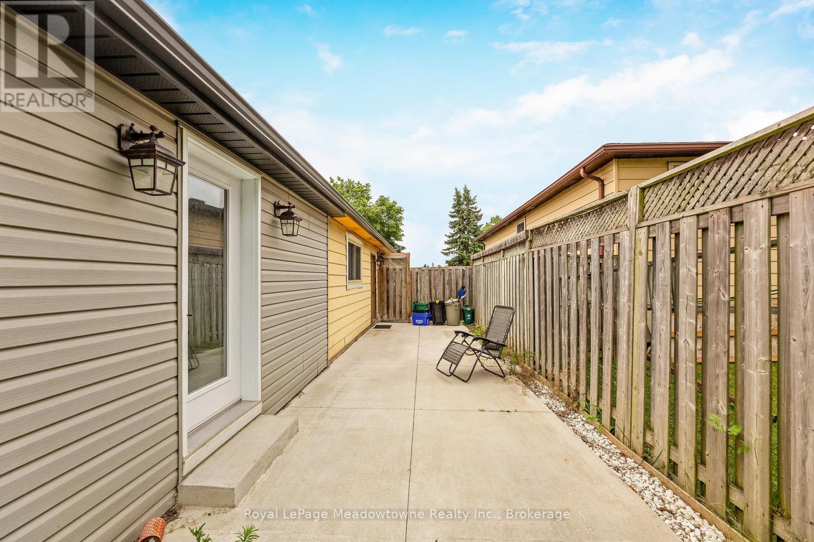 30 Cluthe Crescent, Kitchener, Ontario  N2P 1M8 - Photo 29 - X12353314