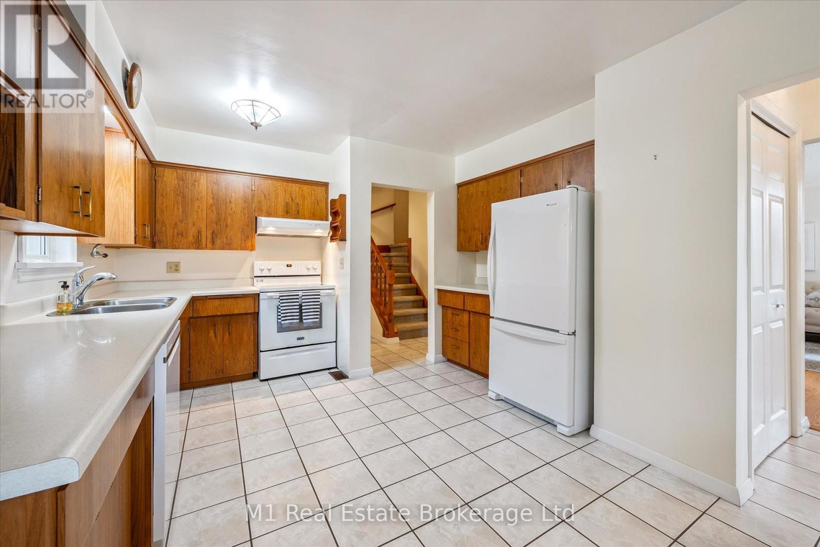 560 Paisley Road, Guelph, Ontario  N1H 2S1 - Photo 17 - X12353276