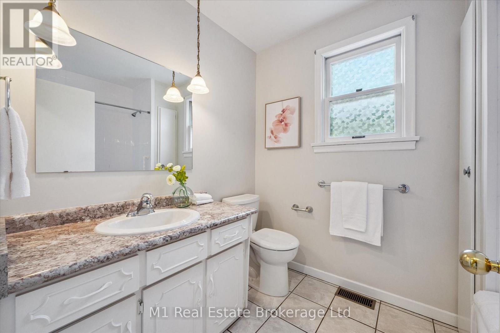560 Paisley Road, Guelph, Ontario  N1H 2S1 - Photo 28 - X12353276