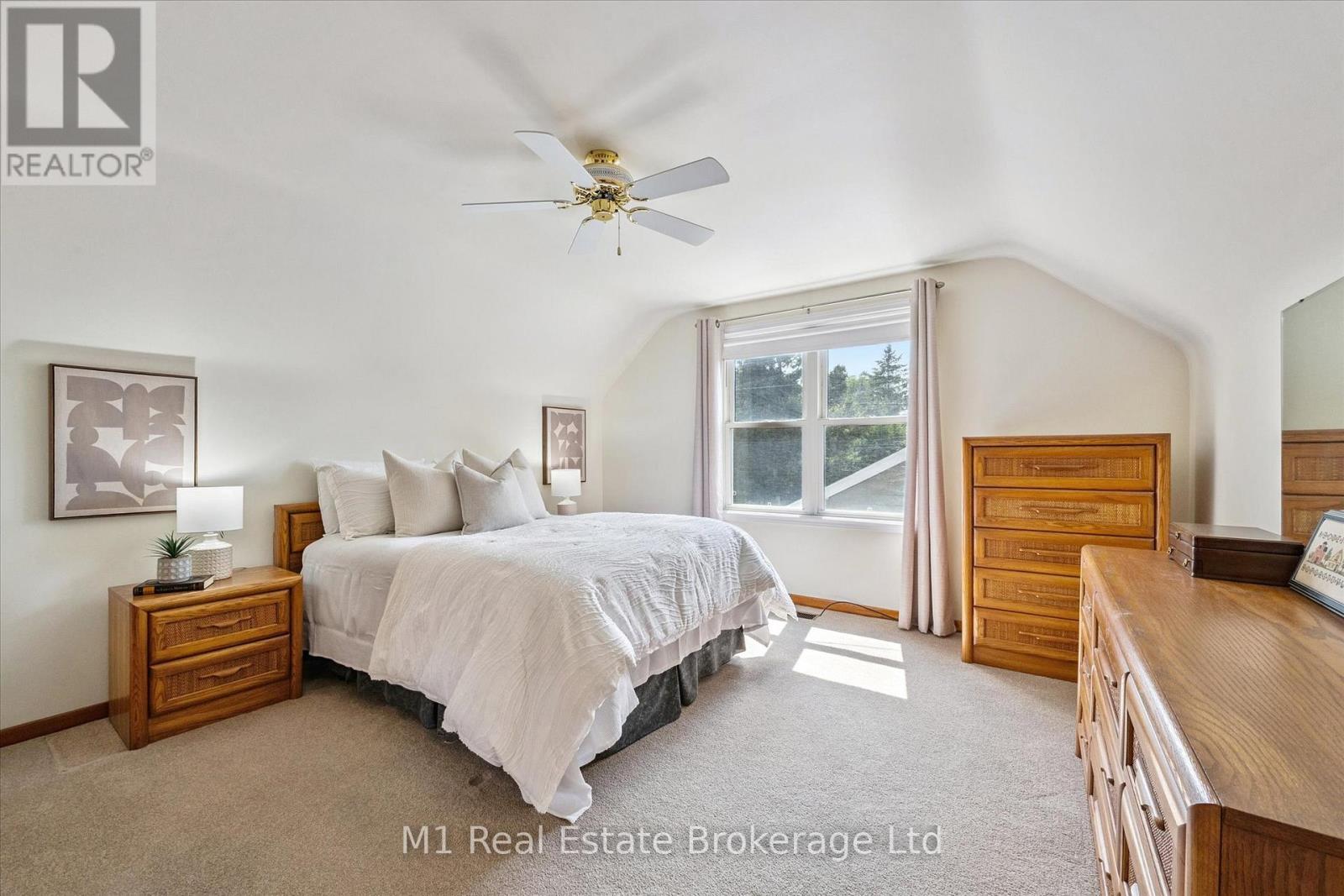 560 Paisley Road, Guelph, Ontario  N1H 2S1 - Photo 33 - X12353276