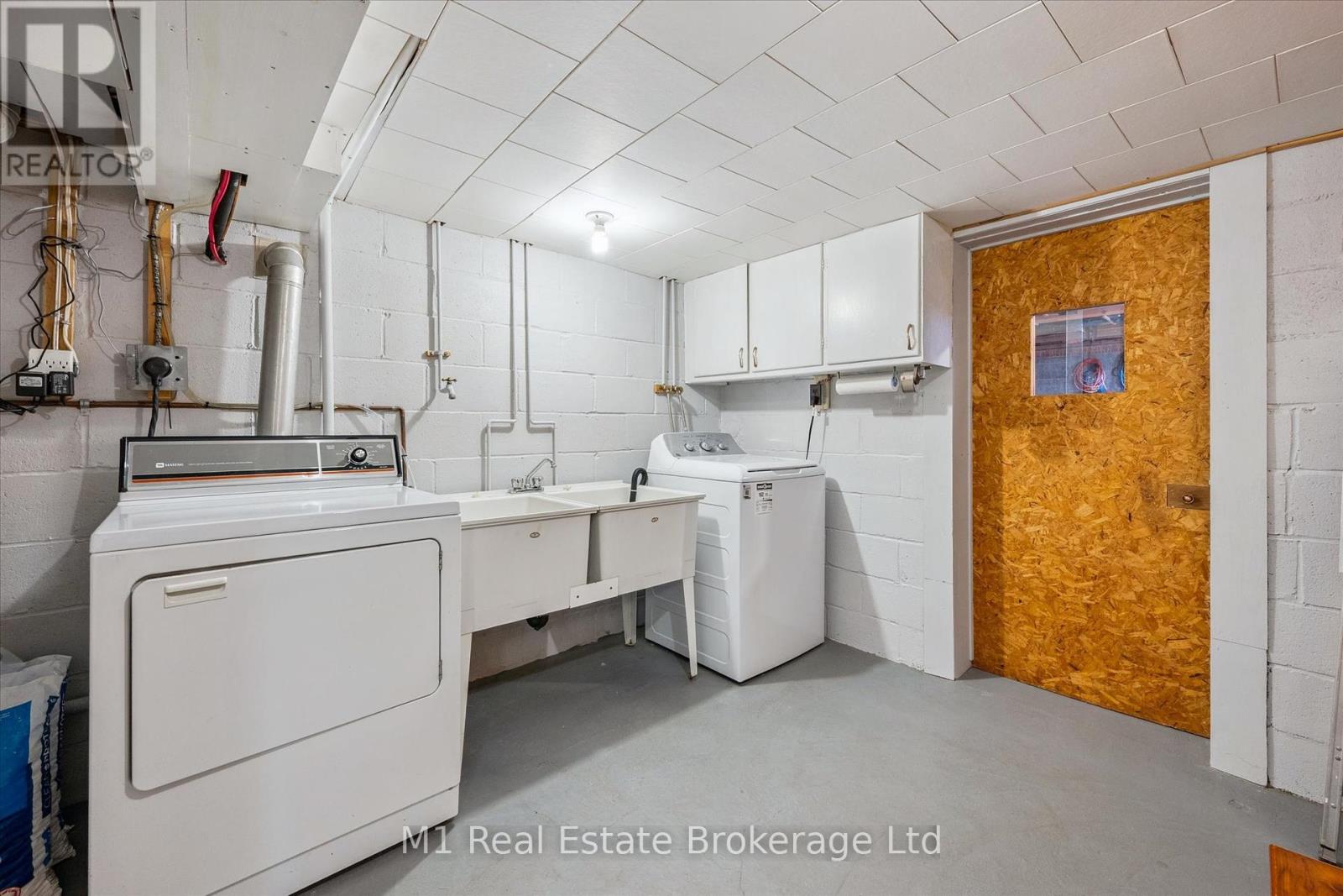 560 Paisley Road, Guelph, Ontario  N1H 2S1 - Photo 40 - X12353276