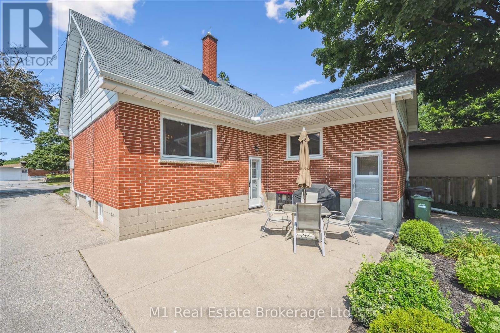 560 Paisley Road, Guelph, Ontario  N1H 2S1 - Photo 44 - X12353276
