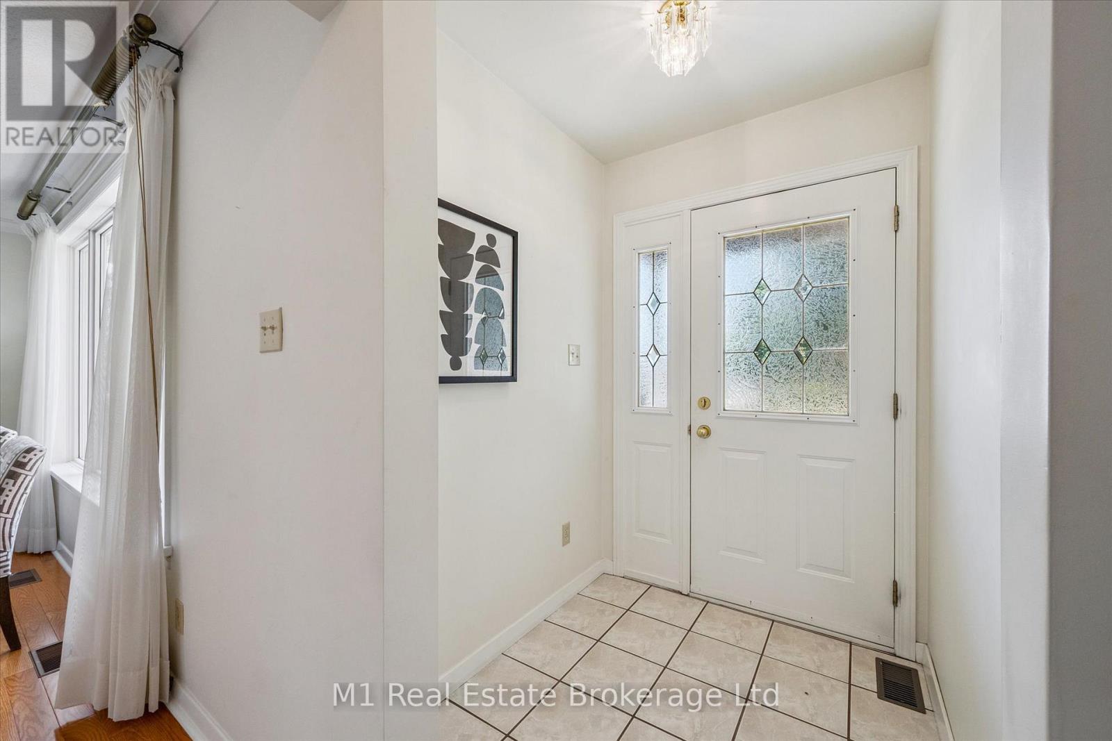 560 Paisley Road, Guelph, Ontario  N1H 2S1 - Photo 5 - X12353276