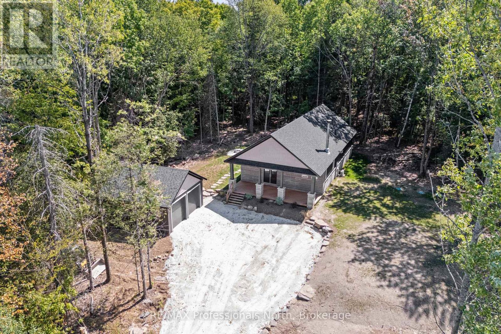 1076 Angel Road, Dysart Et Al, Ontario  K0M 1S0 - Photo 2 - X12353290