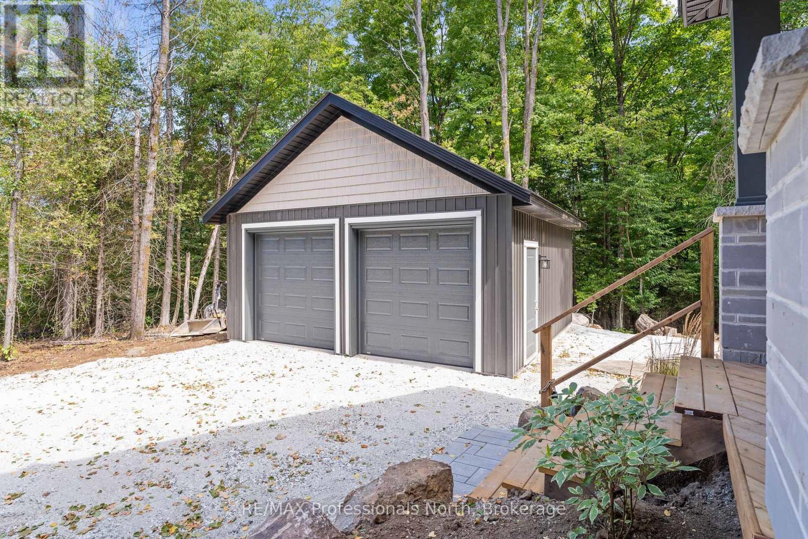 1076 Angel Road, Dysart Et Al, Ontario  K0M 1S0 - Photo 28 - X12353290