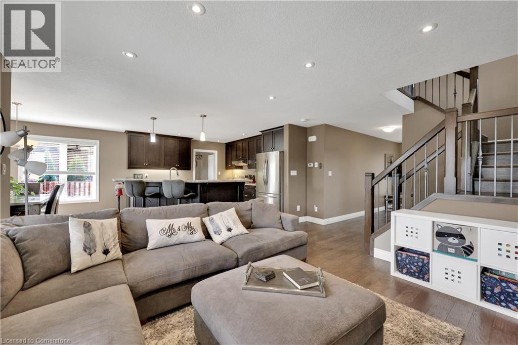 Photo 12 of 44 for 5 Oliver Crescent