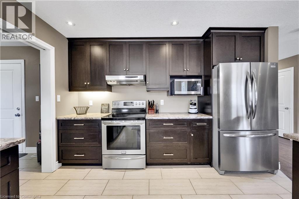 Photo 16 of 44 for 5 Oliver Crescent