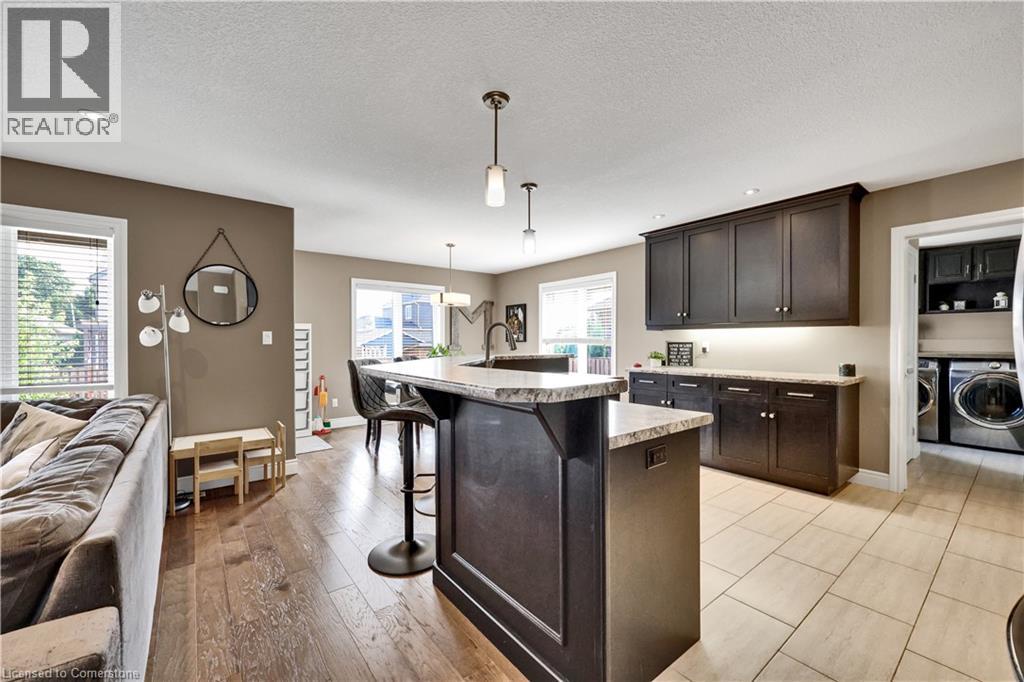 Photo 17 of 44 for 5 Oliver Crescent