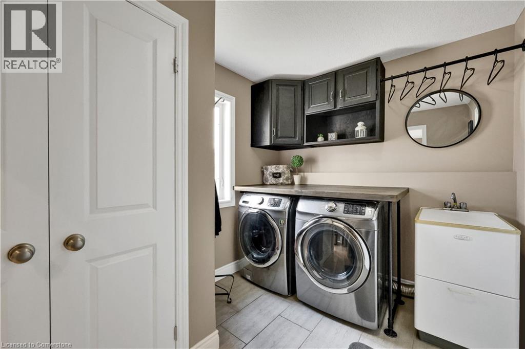 Photo 22 of 44 for 5 Oliver Crescent