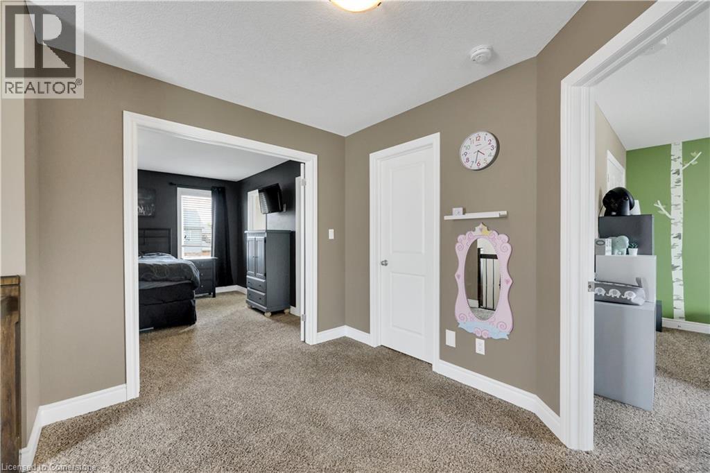 Photo 23 of 44 for 5 Oliver Crescent