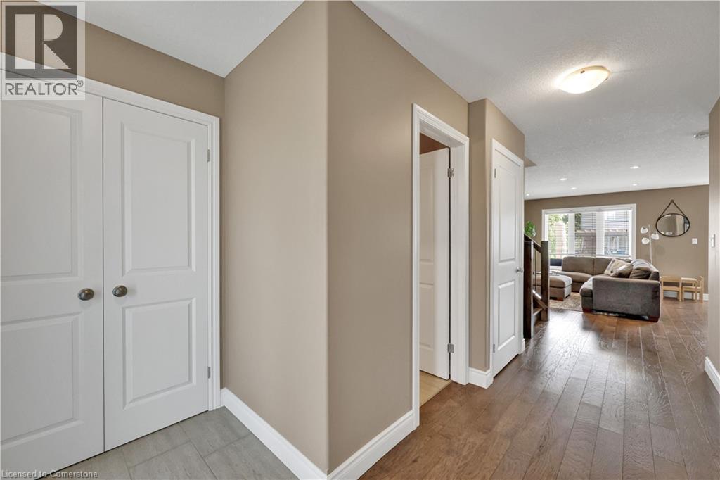 Photo 5 of 44 for 5 Oliver Crescent