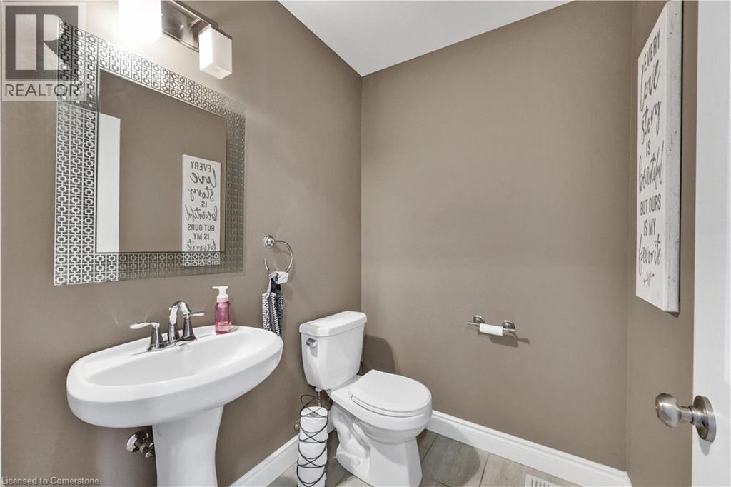 Photo 7 of 44 for 5 Oliver Crescent