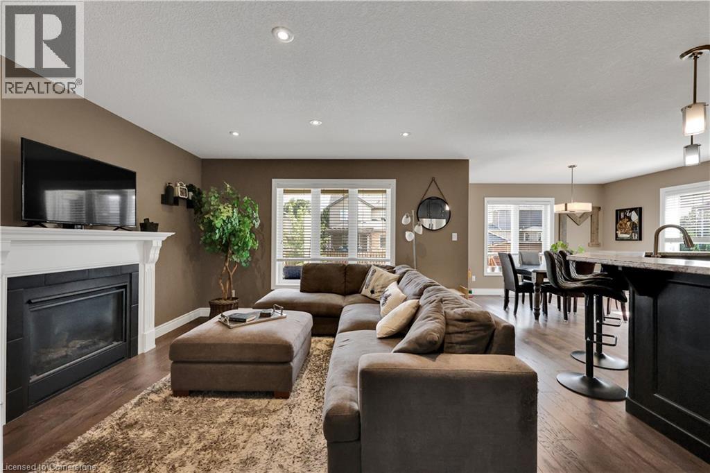 Photo 9 of 44 for 5 Oliver Crescent