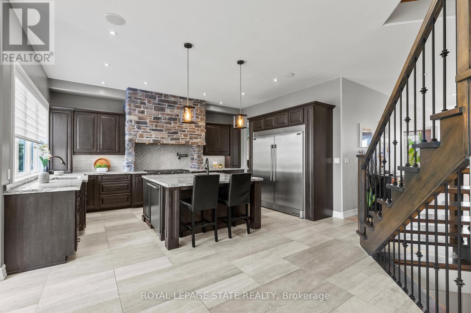 43 Third Road E, Hamilton, Ontario  L8J 3J5 - Photo 12 - X12353232