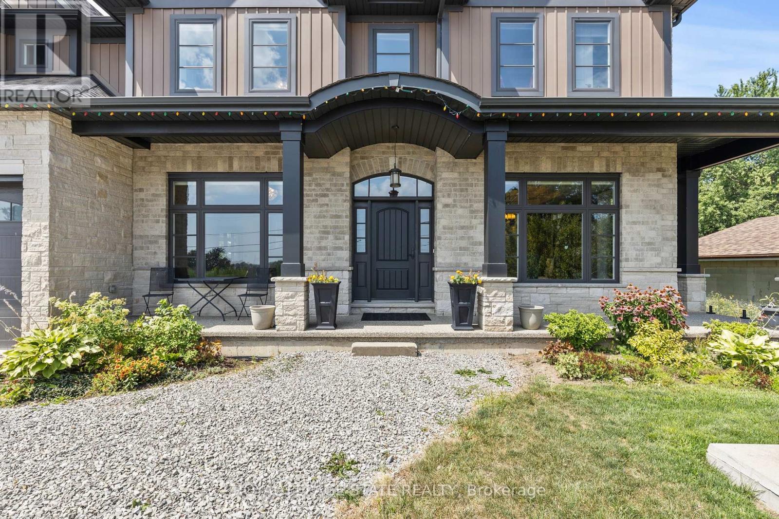 43 Third Road E, Hamilton, Ontario  L8J 3J5 - Photo 6 - X12353232