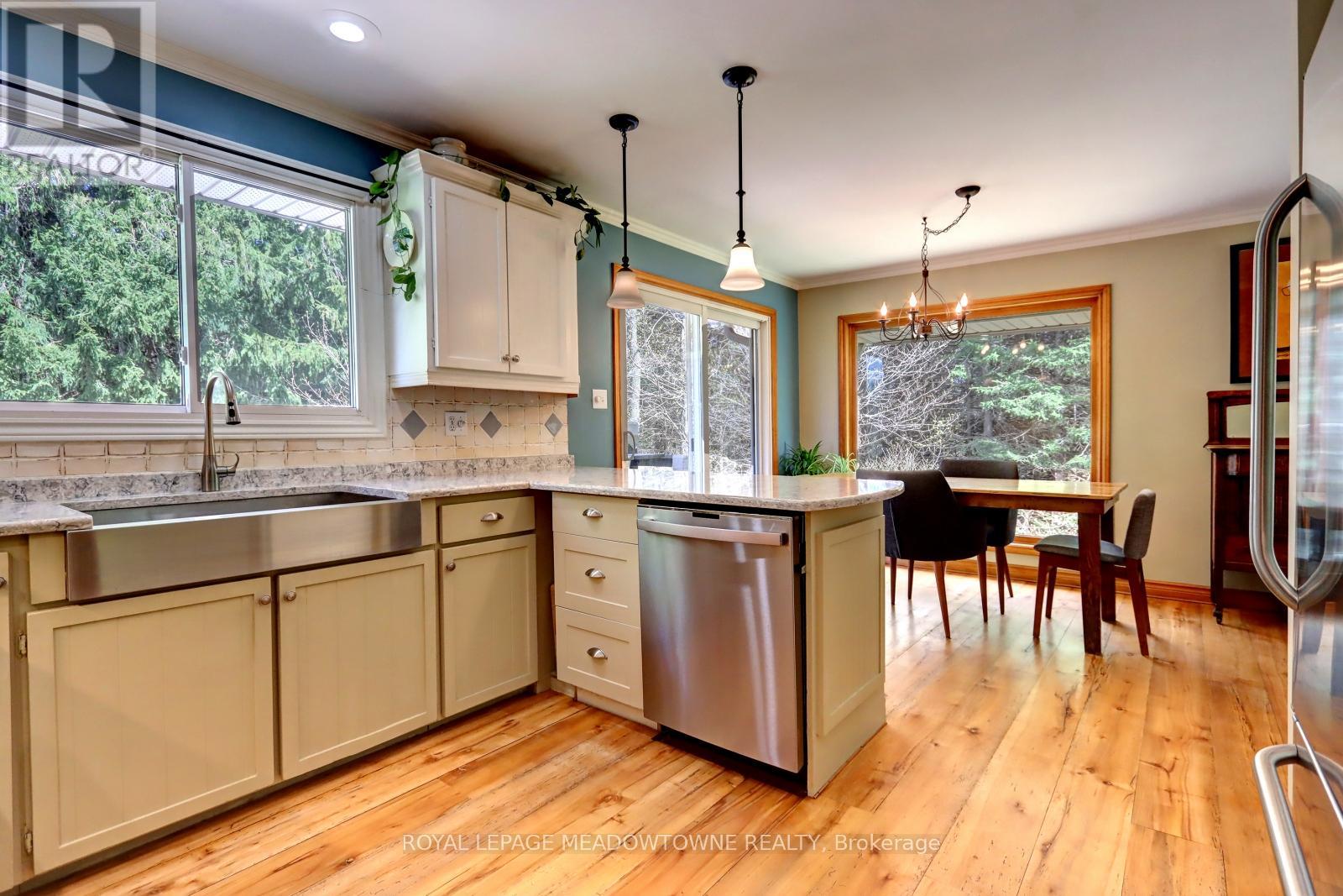 5977 Fifth Line, Erin, Ontario  N0B 1Z0 - Photo 17 - X12353247