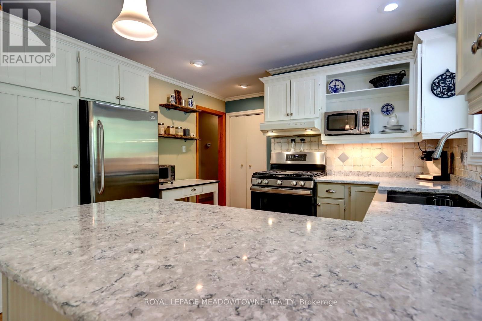 5977 Fifth Line, Erin, Ontario  N0B 1Z0 - Photo 18 - X12353247