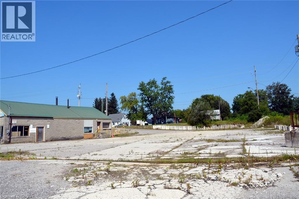 Property at 458 QUEENSWAY Highway W image 2