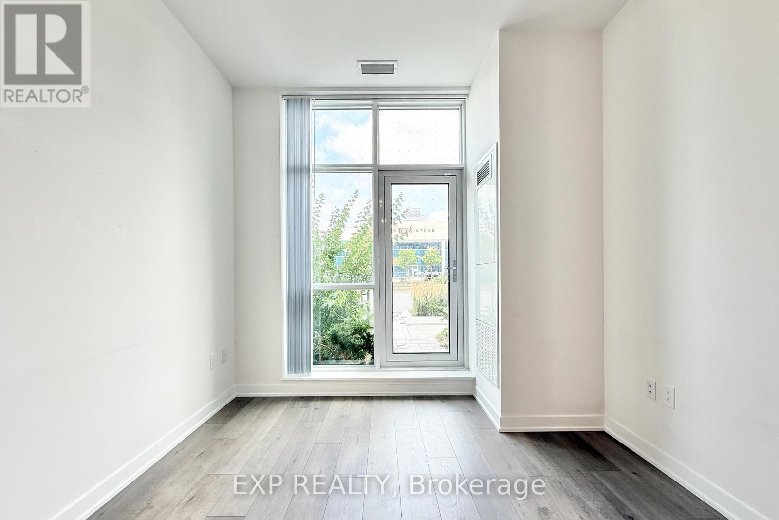 Property at 102 - 38 HONEYCRISP CRESCENT image 2