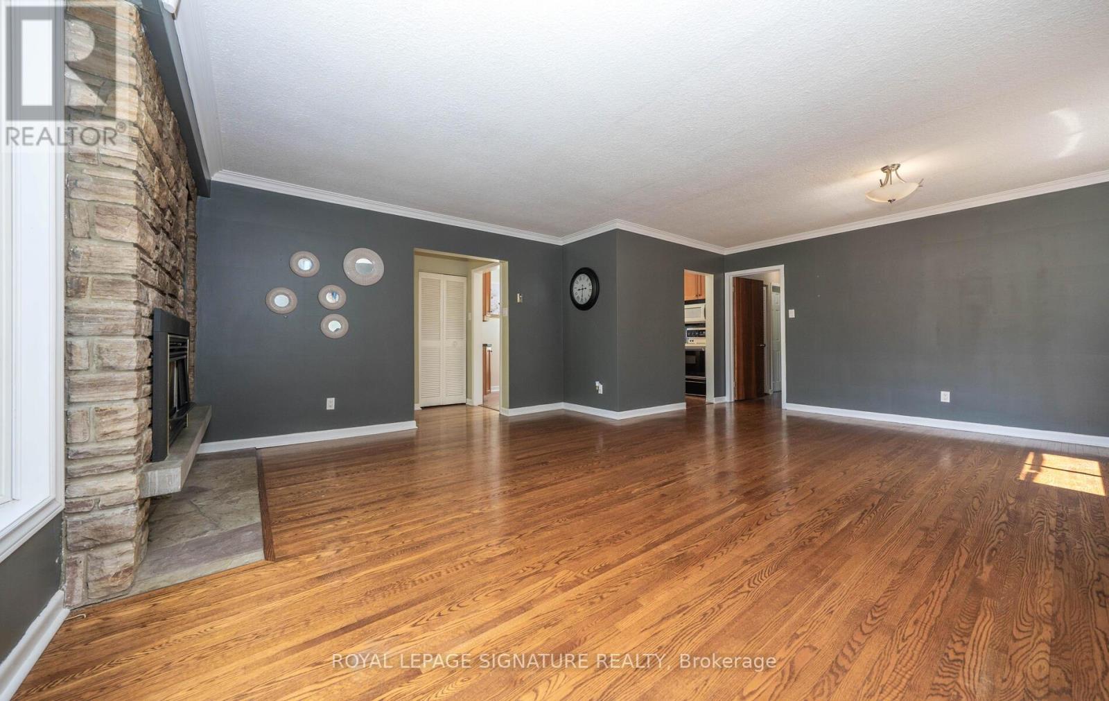 Property at 9 BRIDLEWOOD BOULEVARD image 5
