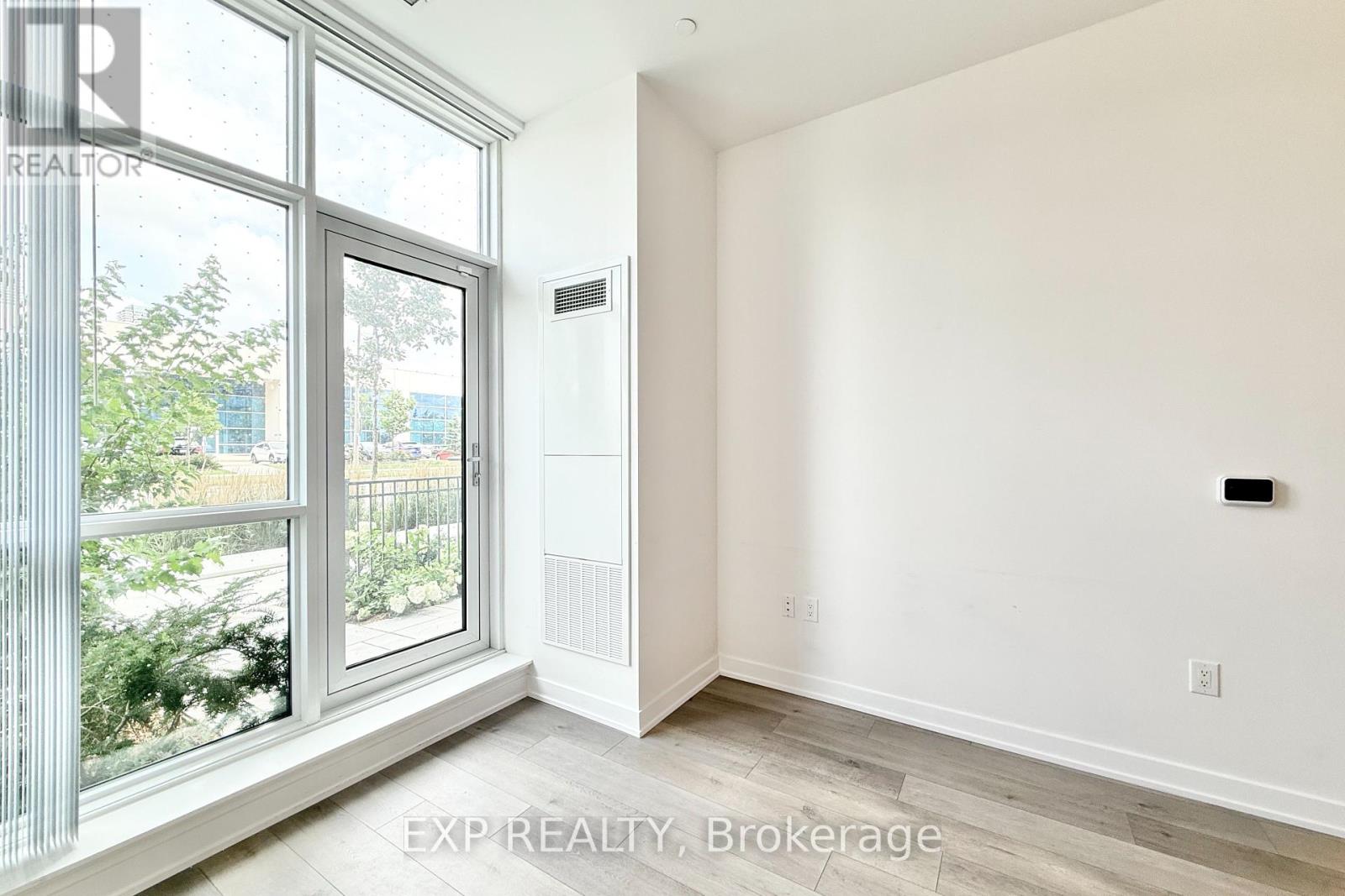 Property at 102 - 38 HONEYCRISP CRESCENT image 4