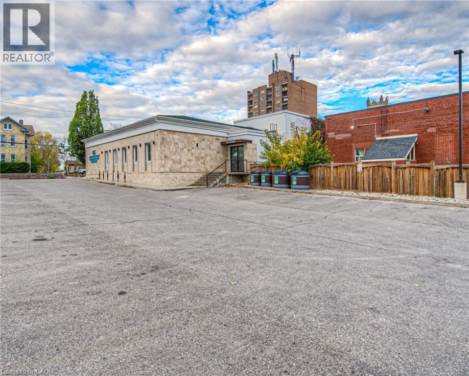51 Benton Street, Kitchener, Ontario  N2G 3H1 - Photo 5 - 40713319