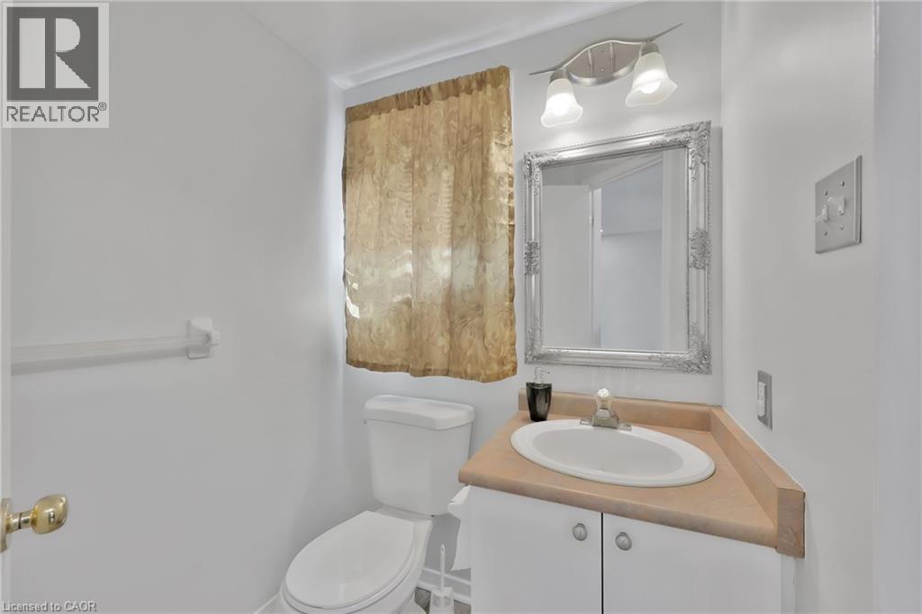 Photo 15 of 50 for 34 Phair Crescent