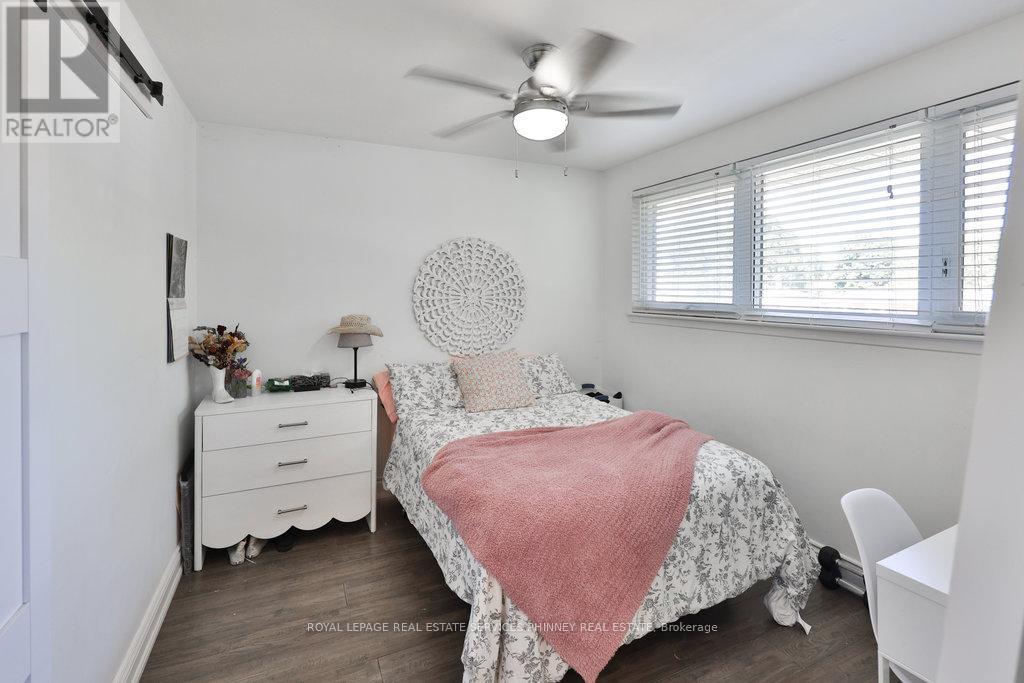 1404 Lewisham Drive, Mississauga, Ontario  L5J 3R3 - Photo 26 - W12353328