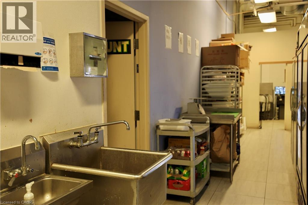 160 University Avenue W Unit# Unit 19, Waterloo, Ontario  N2L 3E9 - Photo 35 - 40730541