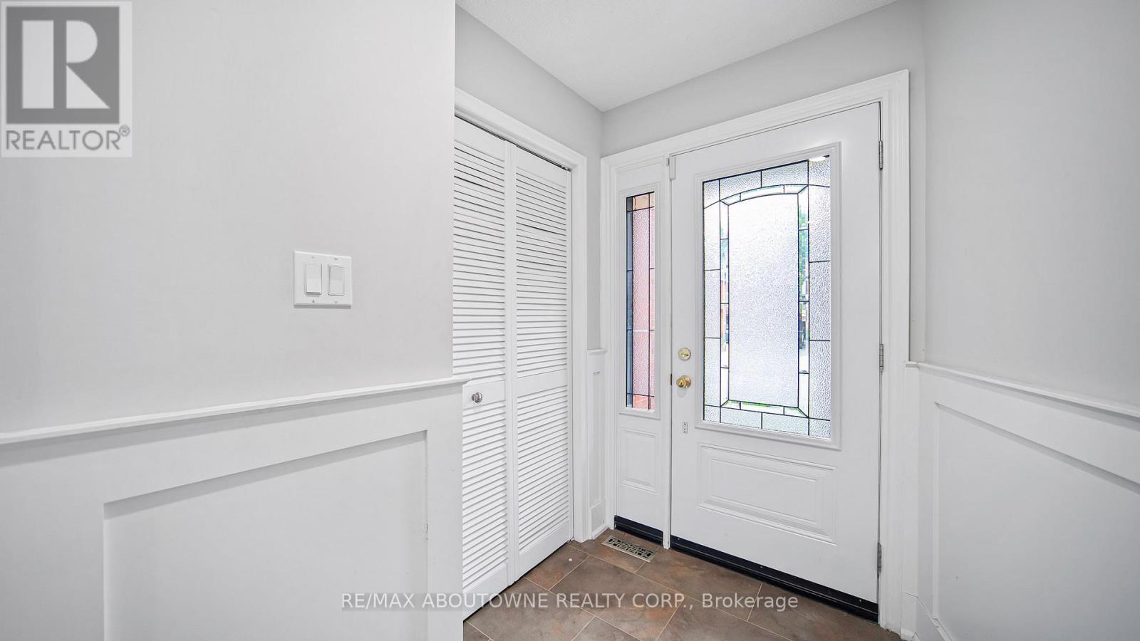 Property at 1228 CORNERBROOK PLACE image 2