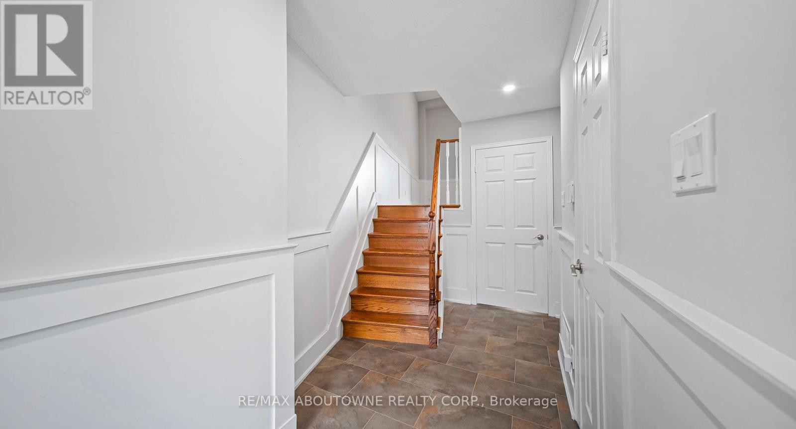 Property at 1228 CORNERBROOK PLACE image 3