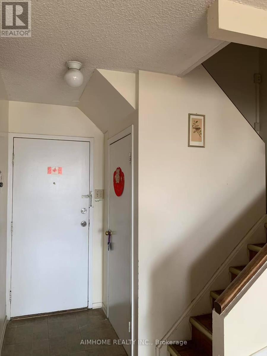 219 - 1050 Stainton Drive, Mississauga, Ontario  L5C 2T7 - Photo 6 - W12353358