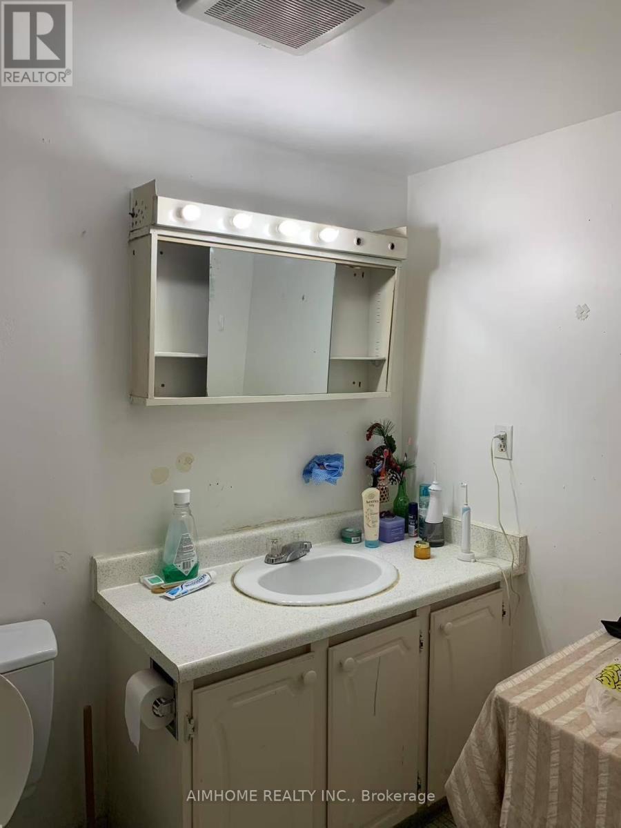 219 - 1050 Stainton Drive, Mississauga, Ontario  L5C 2T7 - Photo 7 - W12353358