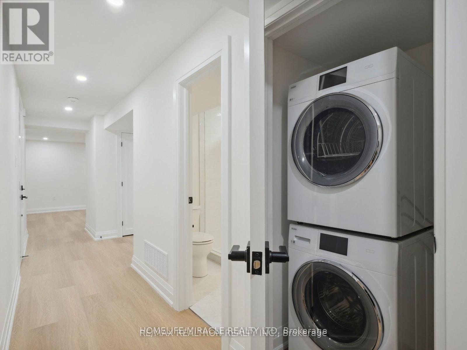 35 Alanmeade Crescent, Toronto, Ontario  M9B 2H2 - Photo 13 - W12353374